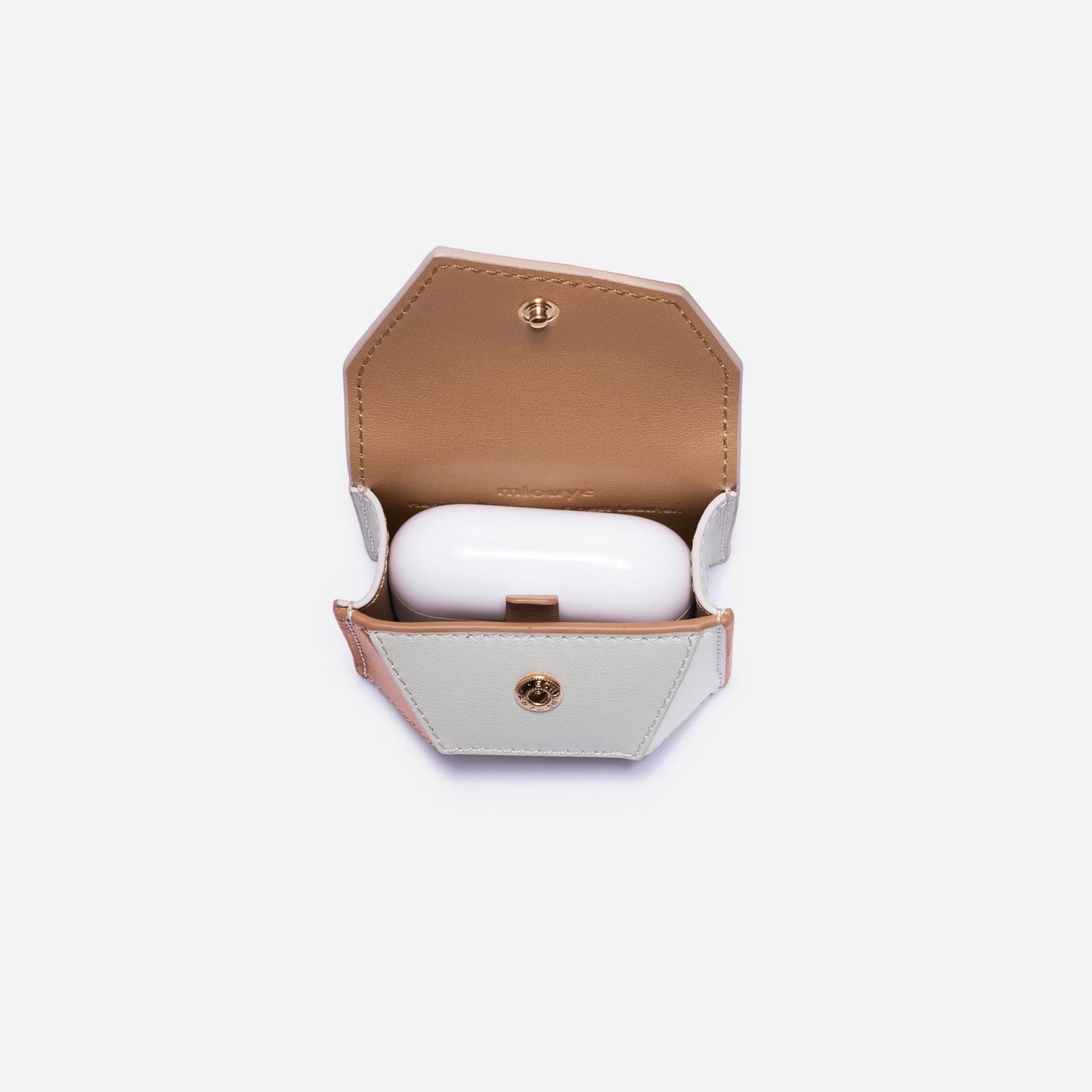 Naomi AirPods Case - Milky